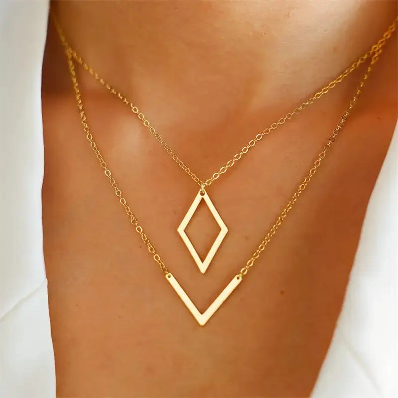 Sleek V-Shaped Pendant Necklace with Geometric Design