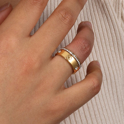 Shining Clover & Crystal Ring